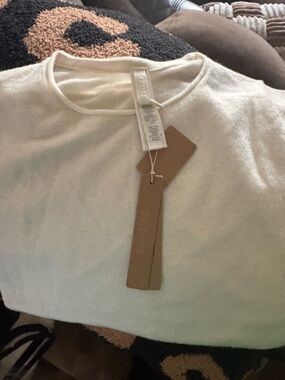 Skims featherweight cashmere Cream Lightweight Knit Top NWT size Small